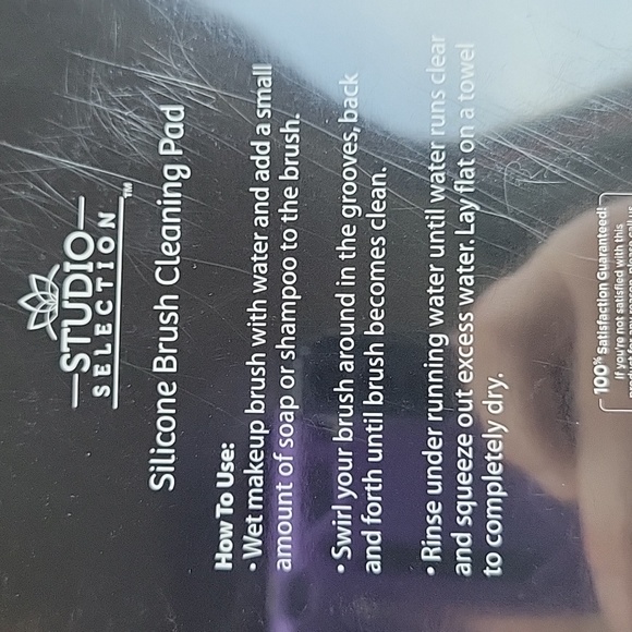 Silicone Brush Cleaning Pad - Picture 2 of 2